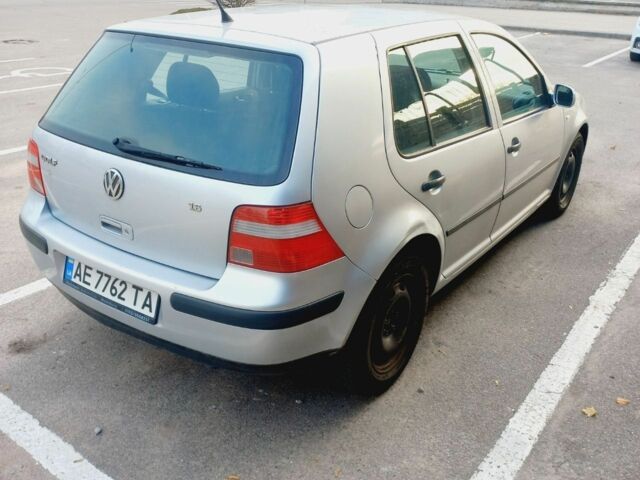 Серый Фольксваген Гольф, объемом двигателя 1.6 л и пробегом 225 тыс. км за 3800 $, фото 5 на Automoto.ua