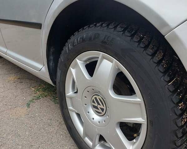 Сірий Фольксваген Гольф, об'ємом двигуна 1.6 л та пробігом 388 тис. км за 3650 $, фото 72 на Automoto.ua