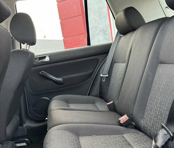 Серый Фольксваген Гольф, объемом двигателя 1.6 л и пробегом 178 тыс. км за 4999 $, фото 24 на Automoto.ua