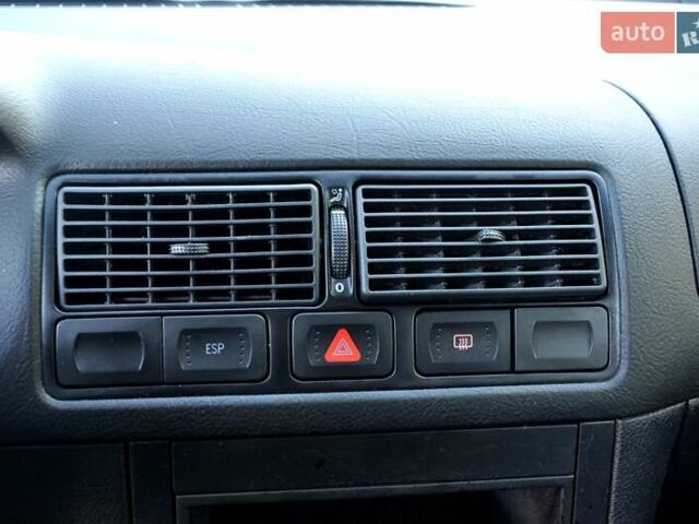 Серый Фольксваген Гольф, объемом двигателя 1.6 л и пробегом 146 тыс. км за 5700 $, фото 29 на Automoto.ua