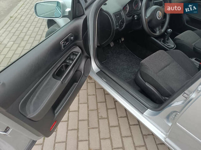 Серый Фольксваген Гольф, объемом двигателя 1.6 л и пробегом 226 тыс. км за 5250 $, фото 46 на Automoto.ua