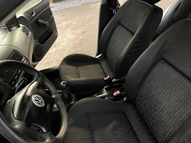 Серый Фольксваген Гольф, объемом двигателя 1.9 л и пробегом 337 тыс. км за 1750 $, фото 18 на Automoto.ua