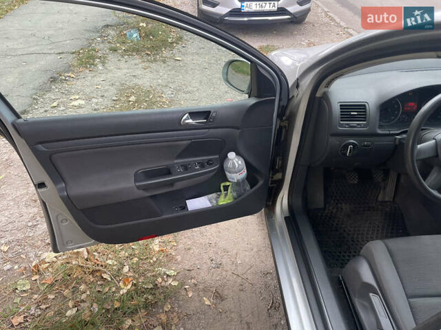 Фольксваген Гольф 2003 в Днепре (Днепропетровске) на Automoto.ua Серый Фольксваген Гольф, объемом двигателя 1.4 л и пробегом 222 тыс. км за 4500 $, фото 11 на Automoto.ua