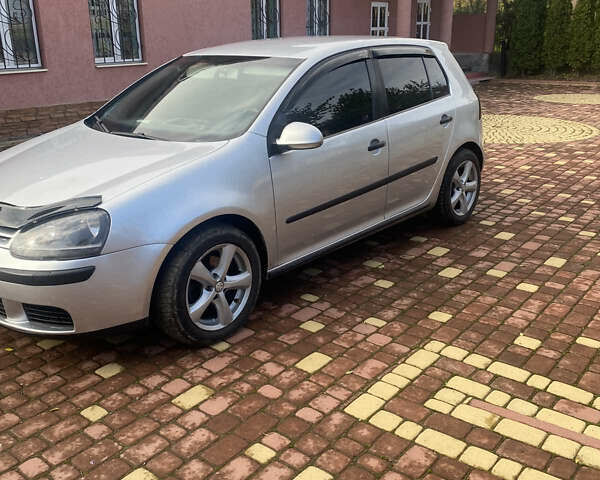 Серый Фольксваген Гольф, объемом двигателя 1.6 л и пробегом 280 тыс. км за 4300 $, фото 2 на Automoto.ua