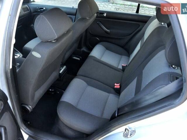 Серый Фольксваген Гольф, объемом двигателя 1.6 л и пробегом 146 тыс. км за 5700 $, фото 18 на Automoto.ua