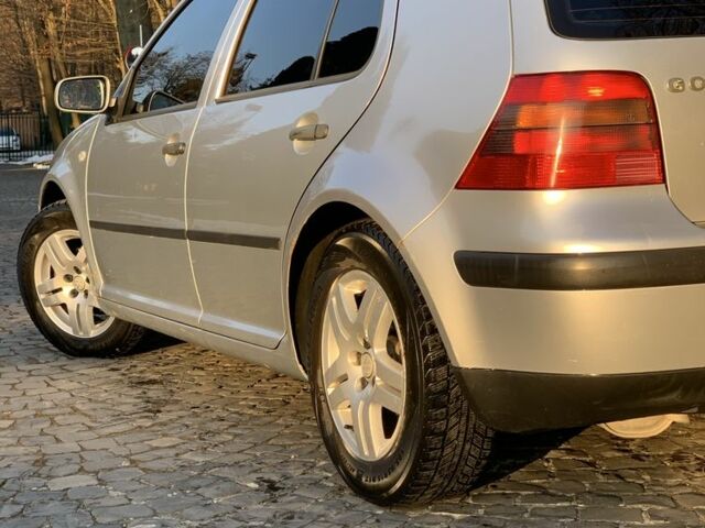 Серый Фольксваген Гольф, объемом двигателя 1.4 л и пробегом 255 тыс. км за 4000 $, фото 5 на Automoto.ua