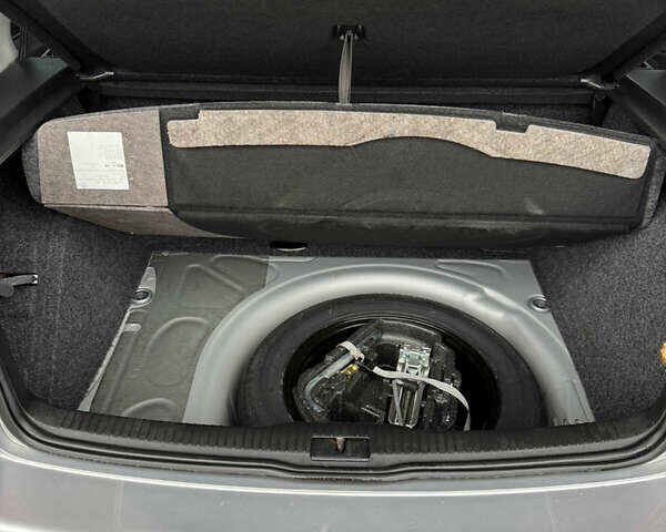 Серый Фольксваген Гольф, объемом двигателя 1.6 л и пробегом 170 тыс. км за 5200 $, фото 1 на Automoto.ua