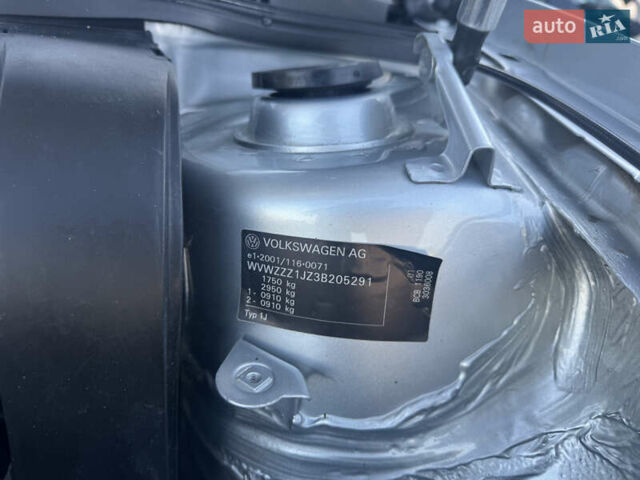 Серый Фольксваген Гольф, объемом двигателя 1.6 л и пробегом 188 тыс. км за 4600 $, фото 29 на Automoto.ua