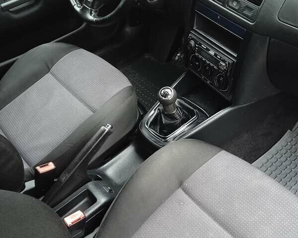 Сірий Фольксваген Гольф, об'ємом двигуна 1.6 л та пробігом 194 тис. км за 4999 $, фото 45 на Automoto.ua