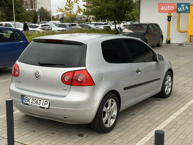 Сірий Фольксваген Гольф, об'ємом двигуна 1.6 л та пробігом 210 тис. км за 4150 $, фото 6 на Automoto.ua