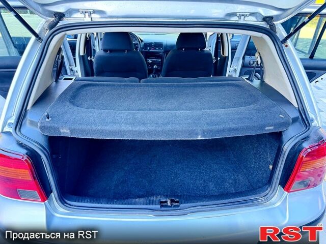 Серый Фольксваген Гольф, объемом двигателя 1.4 л и пробегом 200 тыс. км за 3800 $, фото 13 на Automoto.ua