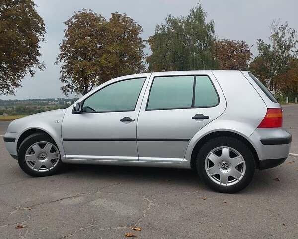 Сірий Фольксваген Гольф, об'ємом двигуна 1.6 л та пробігом 388 тис. км за 3650 $, фото 1 на Automoto.ua