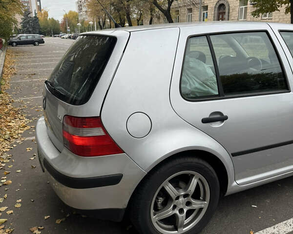 Серый Фольксваген Гольф, объемом двигателя 1.6 л и пробегом 391 тыс. км за 4500 $, фото 5 на Automoto.ua