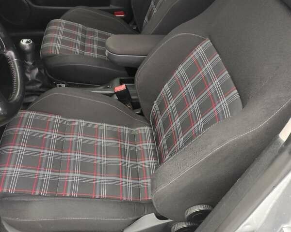 Серый Фольксваген Гольф, объемом двигателя 1.6 л и пробегом 167 тыс. км за 6000 $, фото 14 на Automoto.ua