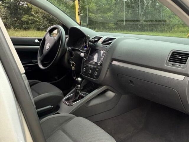 Серый Фольксваген Гольф, объемом двигателя 2 л и пробегом 290 тыс. км за 5200 $, фото 3 на Automoto.ua