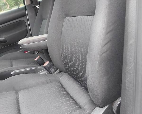 Сірий Фольксваген Гольф, об'ємом двигуна 1.6 л та пробігом 388 тис. км за 3650 $, фото 28 на Automoto.ua