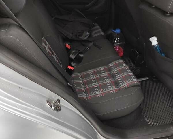 Серый Фольксваген Гольф, объемом двигателя 1.6 л и пробегом 167 тыс. км за 6000 $, фото 11 на Automoto.ua