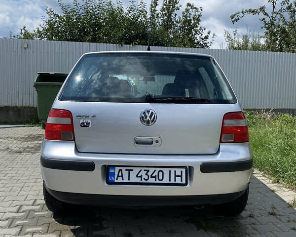 Сірий Фольксваген Гольф, об'ємом двигуна 1.39 л та пробігом 233 тис. км за 4200 $, фото 1 на Automoto.ua