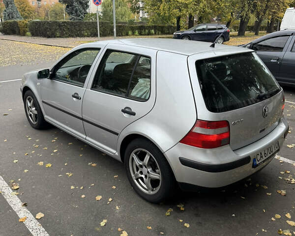 Серый Фольксваген Гольф, объемом двигателя 1.6 л и пробегом 391 тыс. км за 4500 $, фото 4 на Automoto.ua