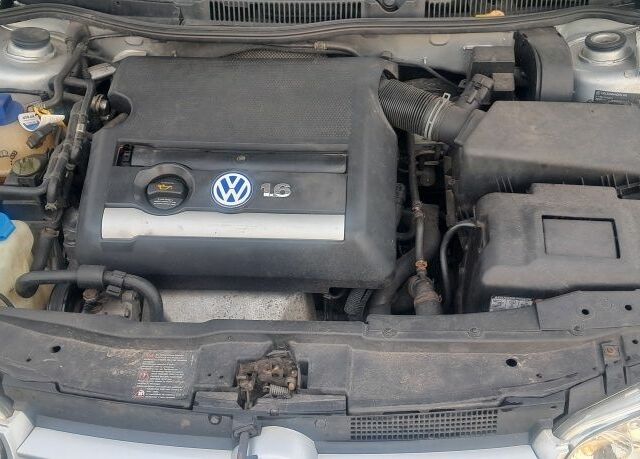 Серый Фольксваген Гольф, объемом двигателя 1.6 л и пробегом 198 тыс. км за 3900 $, фото 6 на Automoto.ua