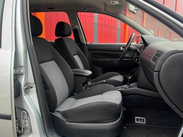 Серый Фольксваген Гольф, объемом двигателя 1.6 л и пробегом 198 тыс. км за 4990 $, фото 11 на Automoto.ua