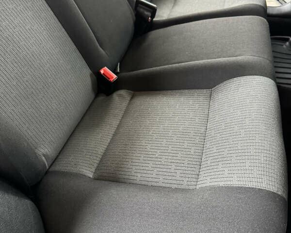 Серый Фольксваген Гольф, объемом двигателя 1.6 л и пробегом 170 тыс. км за 5200 $, фото 18 на Automoto.ua