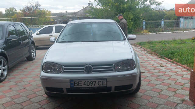 Серый Фольксваген Гольф, объемом двигателя 1.6 л и пробегом 154 тыс. км за 5500 $, фото 3 на Automoto.ua