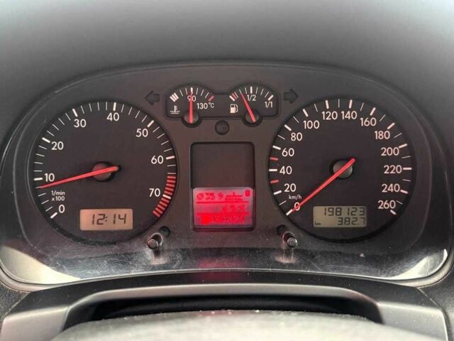 Серый Фольксваген Гольф, объемом двигателя 1.6 л и пробегом 198 тыс. км за 4990 $, фото 15 на Automoto.ua