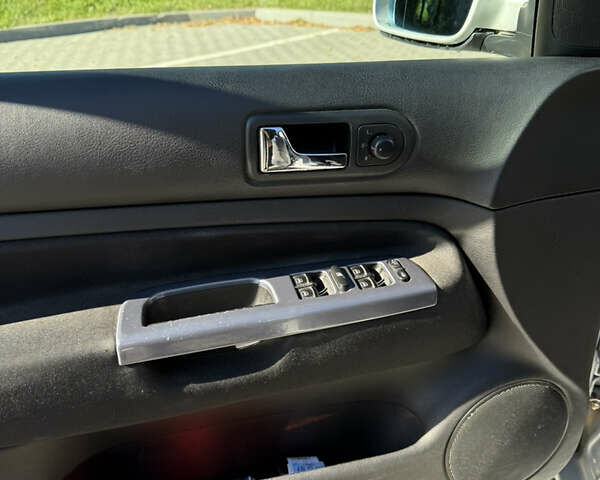 Сірий Фольксваген Гольф, об'ємом двигуна 1.6 л та пробігом 210 тис. км за 4400 $, фото 17 на Automoto.ua