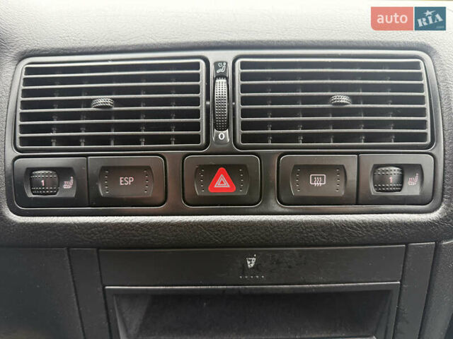 Серый Фольксваген Гольф, объемом двигателя 1.6 л и пробегом 198 тыс. км за 5499 $, фото 36 на Automoto.ua