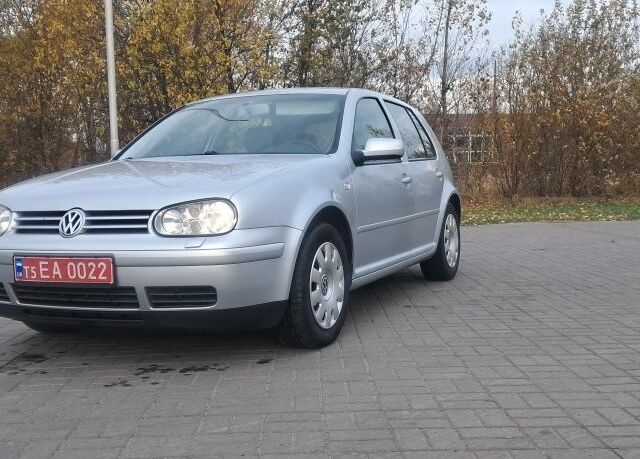 Серый Фольксваген Гольф, объемом двигателя 1.6 л и пробегом 198 тыс. км за 3900 $, фото 1 на Automoto.ua