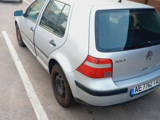 Серый Фольксваген Гольф, объемом двигателя 1.6 л и пробегом 225 тыс. км за 3800 $, фото 4 на Automoto.ua