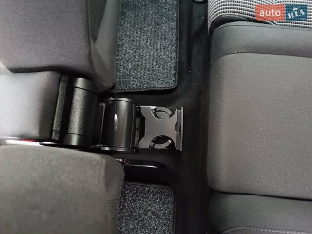 Серый Фольксваген Гольф, объемом двигателя 1.6 л и пробегом 226 тыс. км за 5250 $, фото 51 на Automoto.ua