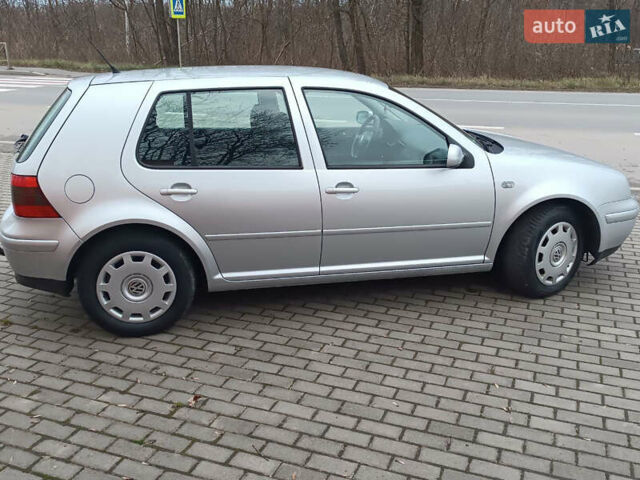 Серый Фольксваген Гольф, объемом двигателя 1.6 л и пробегом 226 тыс. км за 5250 $, фото 12 на Automoto.ua