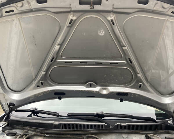 Серый Фольксваген Гольф, объемом двигателя 1.4 л и пробегом 215 тыс. км за 3950 $, фото 8 на Automoto.ua