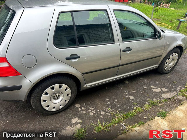 Серый Фольксваген Гольф, объемом двигателя 1.6 л и пробегом 210 тыс. км за 5600 $, фото 6 на Automoto.ua