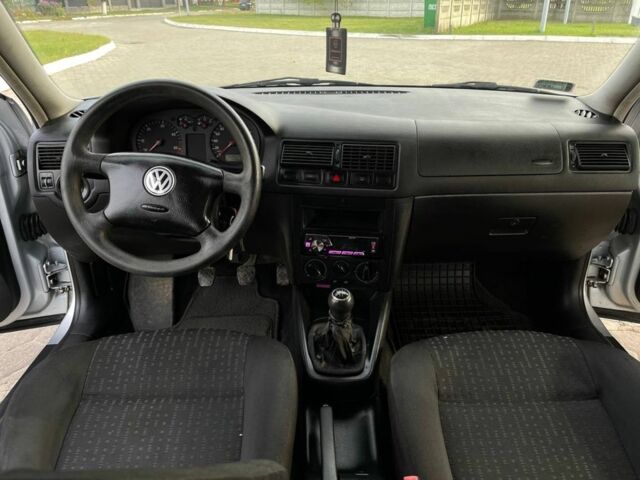 Серый Фольксваген Гольф, объемом двигателя 1.9 л и пробегом 337 тыс. км за 1750 $, фото 8 на Automoto.ua