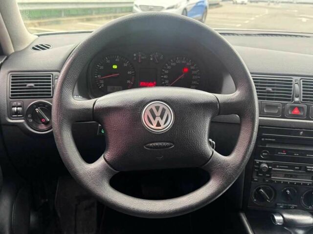 Серый Фольксваген Гольф, объемом двигателя 1.6 л и пробегом 198 тыс. км за 4990 $, фото 14 на Automoto.ua