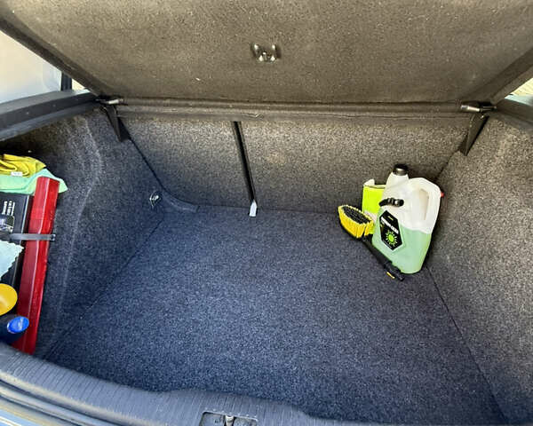 Сірий Фольксваген Гольф, об'ємом двигуна 1.6 л та пробігом 210 тис. км за 4400 $, фото 19 на Automoto.ua