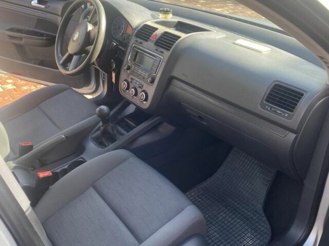 Серый Фольксваген Гольф, объемом двигателя 1.6 л и пробегом 280 тыс. км за 4300 $, фото 5 на Automoto.ua