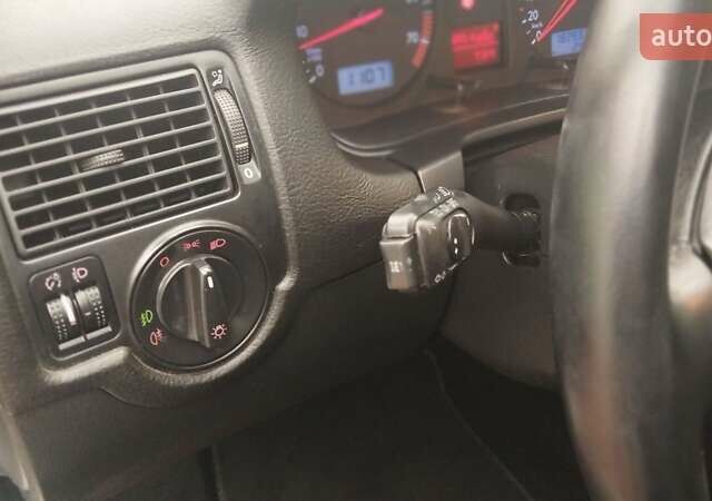 Серый Фольксваген Гольф, объемом двигателя 1.6 л и пробегом 182 тыс. км за 4850 $, фото 15 на Automoto.ua