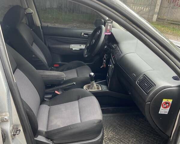 Серый Фольксваген Гольф, объемом двигателя 1.6 л и пробегом 300 тыс. км за 3350 $, фото 13 на Automoto.ua