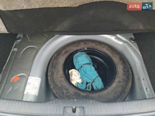 Серый Фольксваген Гольф, объемом двигателя 1.39 л и пробегом 220 тыс. км за 4300 $, фото 6 на Automoto.ua