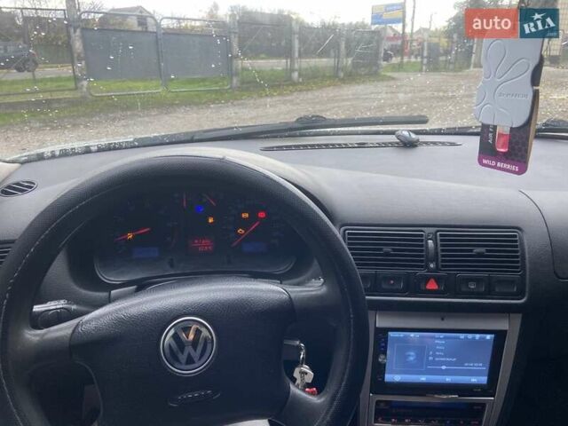 Серый Фольксваген Гольф, объемом двигателя 1.6 л и пробегом 300 тыс. км за 3350 $, фото 9 на Automoto.ua