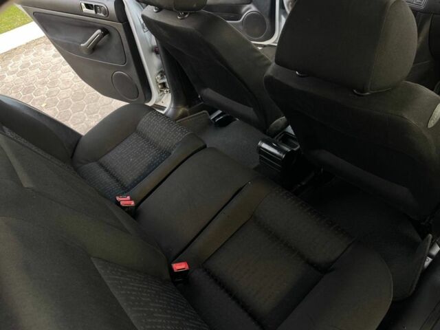 Серый Фольксваген Гольф, объемом двигателя 1.9 л и пробегом 337 тыс. км за 1750 $, фото 13 на Automoto.ua