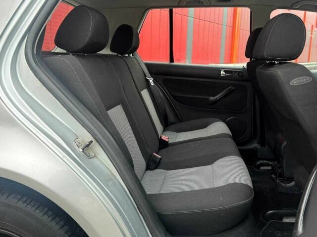 Серый Фольксваген Гольф, объемом двигателя 1.6 л и пробегом 198 тыс. км за 4990 $, фото 10 на Automoto.ua