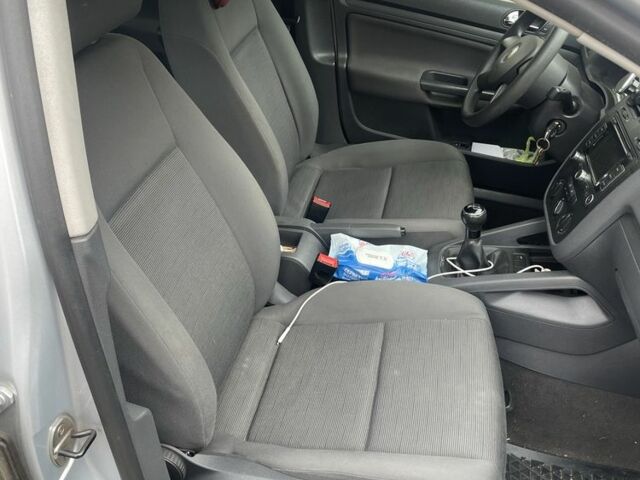 Сірий Фольксваген Гольф, об'ємом двигуна 1.4 л та пробігом 222 тис. км за 4500 $, фото 5 на Automoto.ua