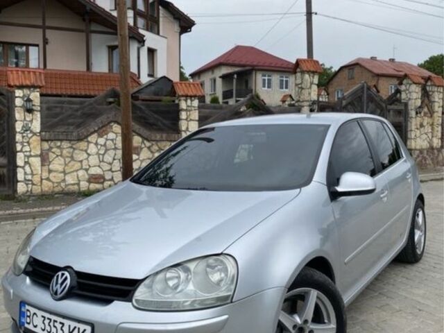 Серый Фольксваген Гольф, объемом двигателя 2 л и пробегом 290 тыс. км за 5200 $, фото 1 на Automoto.ua