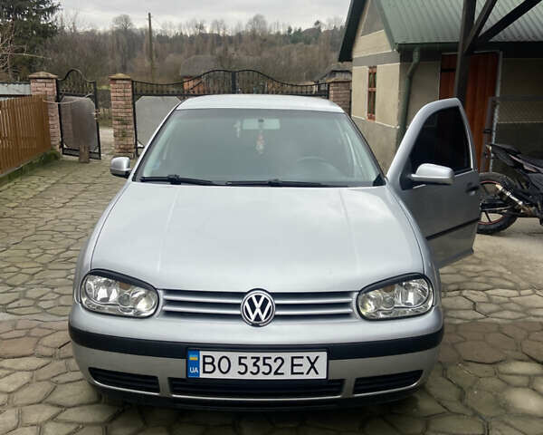 Серый Фольксваген Гольф, объемом двигателя 1.4 л и пробегом 215 тыс. км за 3950 $, фото 5 на Automoto.ua