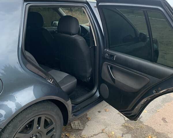 Фольксваген Гольф 2003 в Полтаве на Automoto.ua Серый Фольксваген Гольф, объемом двигателя 1.39 л и пробегом 259 тыс. км за 5100 $, фото 2 на Automoto.ua